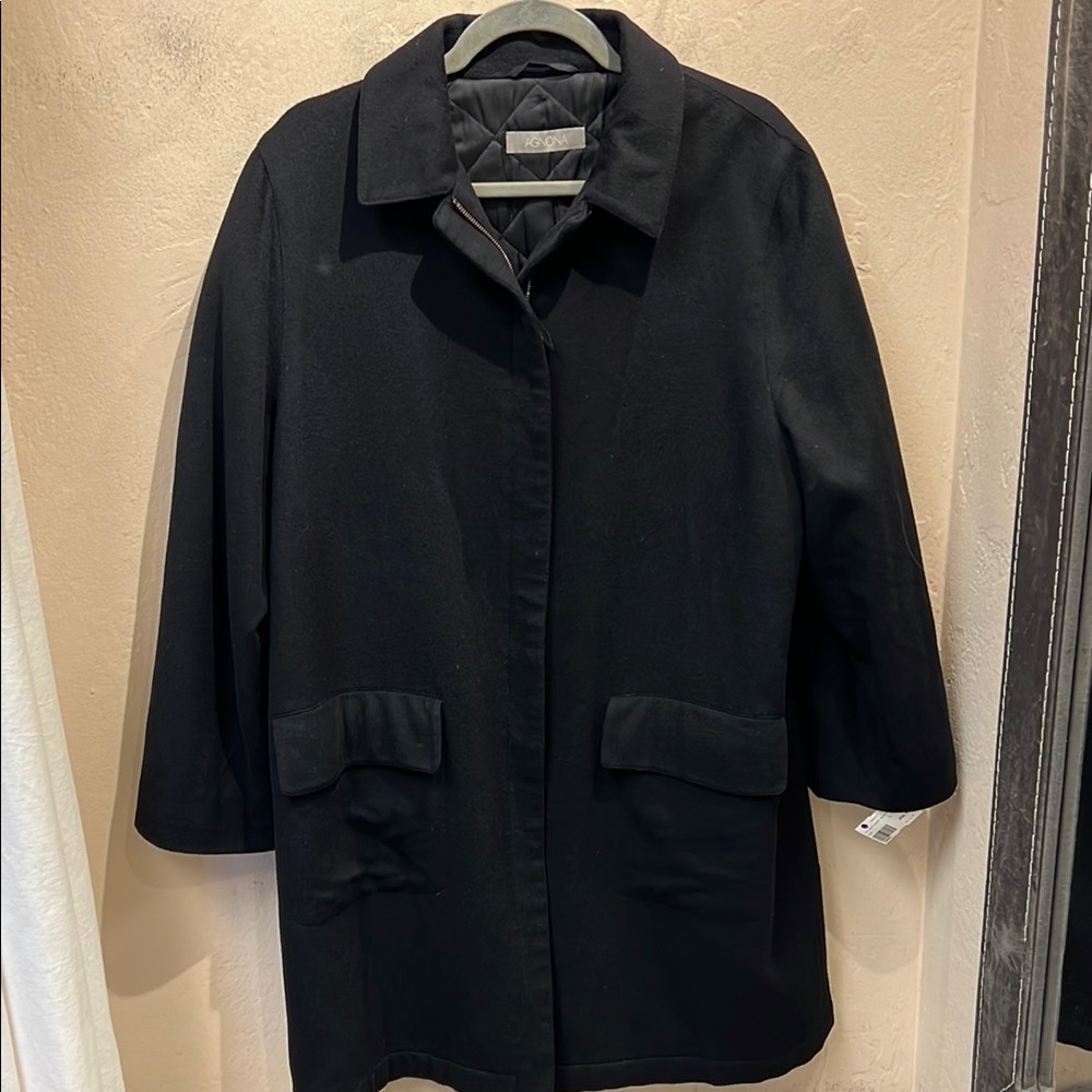 Elegant Black Trench Coat with Textured cashmere and Standard Collar